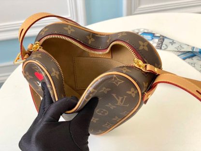 Louis Vuitton m45149 love bag - Image 8