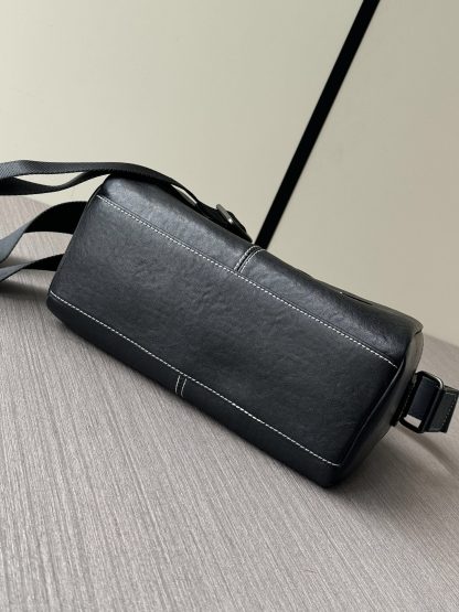 Prada new atmospheric shoulder bag - Image 8