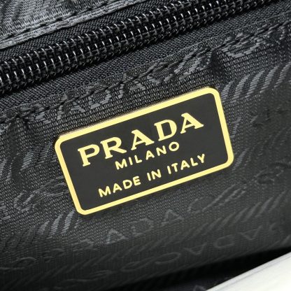 Prada Second-hand Small Shoulder Bag - Image 8