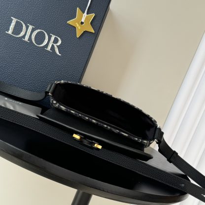 Dior Saddle Messenger Bag - Image 8