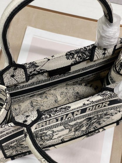 Dior Mini Book tote bag - Image 8