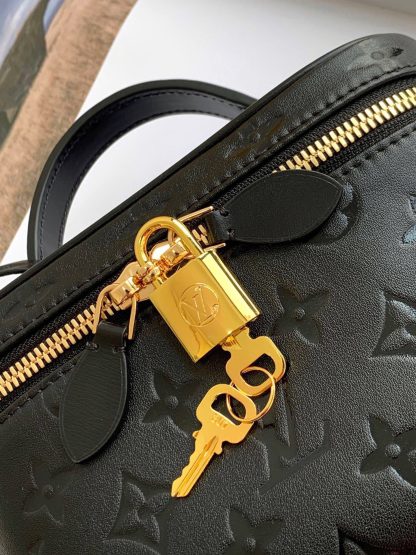 Louis Vuitton m57118 black leather bag - Image 8