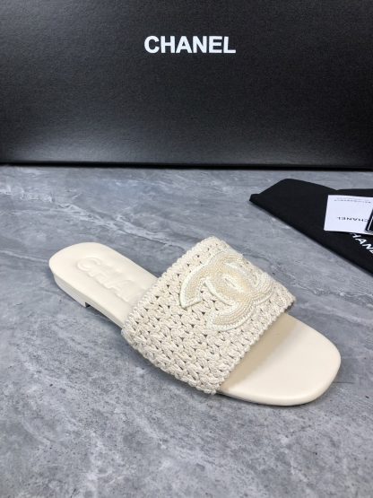 Chanel off-white new fabric sheepskin slippers - Image 7