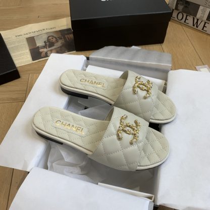 Chanel all-match white slimming slippers - Image 8