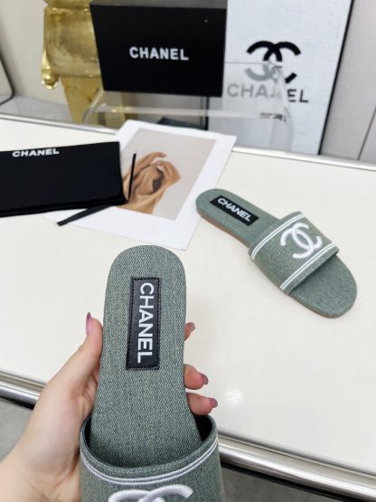 Chanel new light grey fabric sheepskin slippers - Image 8