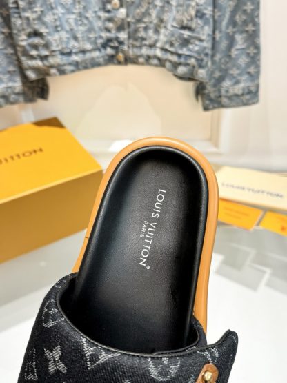 Louis Vuitton's latest fashion casual half slippers - Image 8