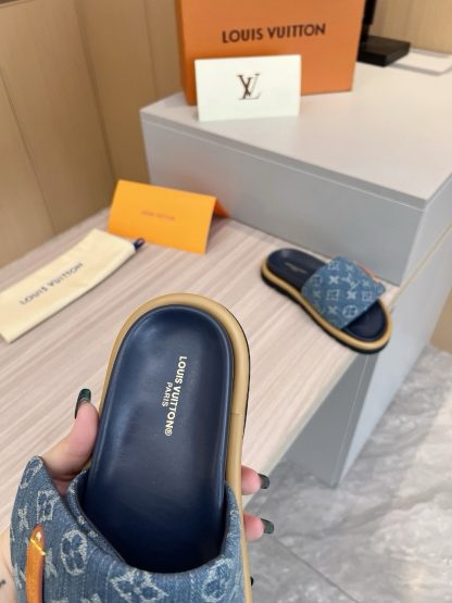 Louis Vuitton's latest fashion casual half slippers - Image 8