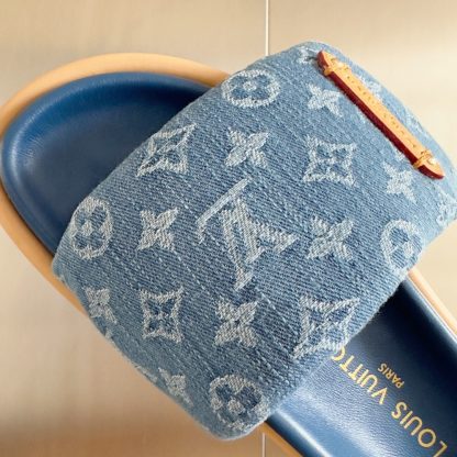 Louis Vuitton's latest fashion casual half slippers - Image 8