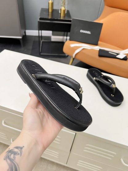 Chanel summer hit cute macaron black flip flops Sole thickness: 2cm - Image 8