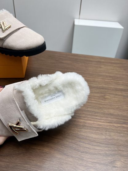 Louis Vuitton wool slippers - Image 8