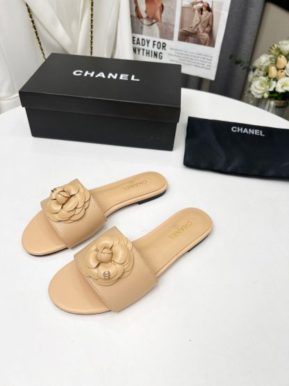 Chanel new apricot fabric sheepskin slippers - Image 7
