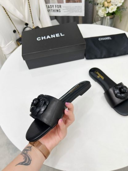 Chanel new black fabric sheepskin slippers - Image 8