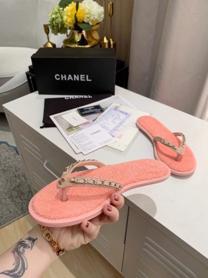 Chanel Spring New Pink Chain Flip-Flops - Image 8