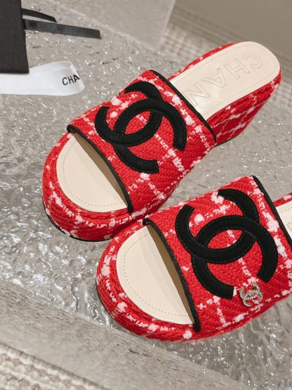 Chanel summer classic red and black double C design stylish and comfortable slippers front 3cm back 7cm - Image 8