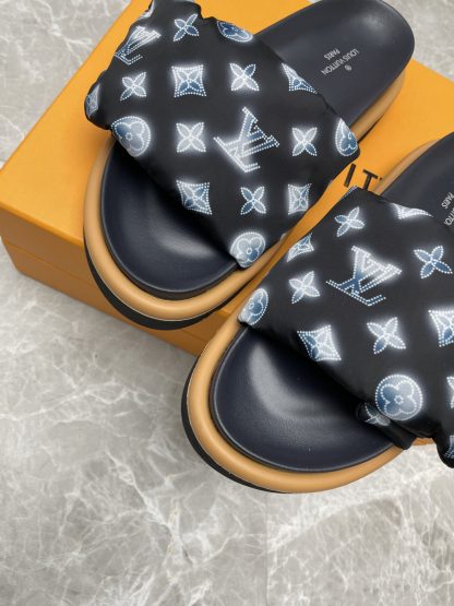 Louis Vuitton's latest hot-selling Velcro series couple's thick-soled slippers - Image 9