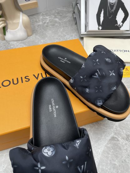 Louis Vuitton's latest hot-selling Velcro series couple's thick-soled slippers - Image 8