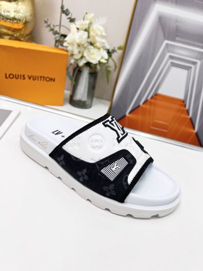 Louis Vuitton luxury men and women couple slippers - Image 8