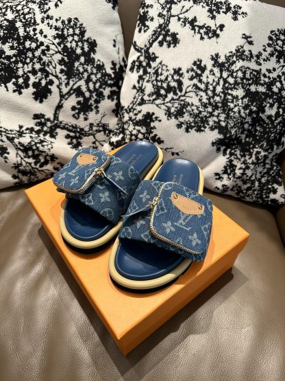 Louis Vuitton Couple's Small Backpack and Four-Color Slippers - Image 8