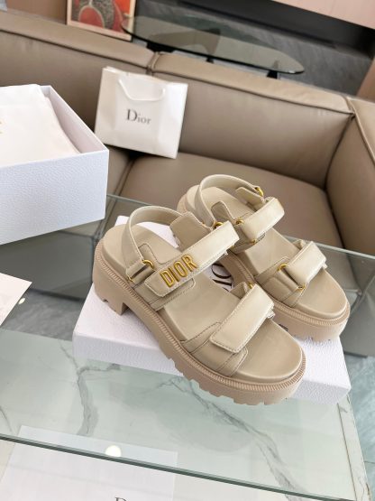 Dior's popular thick-soled mid-heeled sandals - Image 8