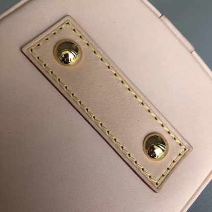 Louis Vuitton iconic handbag - Image 8