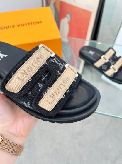Louis Vuitton high-end men's summer slippers - Image 8