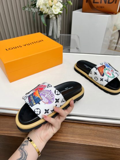 Louis Vuitton embossed logo Ol Llow Comfort slide sandals - Image 8