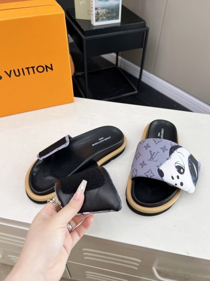 Louis Vuitton embossed logo Ol Llow Comfort slide sandals - Image 8
