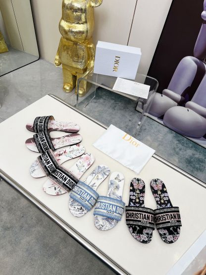 Dior Women's Fashion Monogram Embroidered Leather Slippers - Image 7