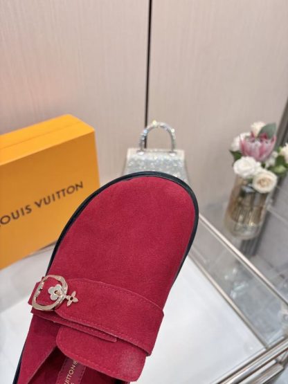 Louis Vuitton winterbreak comfert flat slides - Image 8
