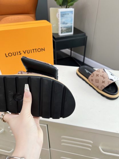 Louis Vuitton ol llow comfort flat sandals - Image 8