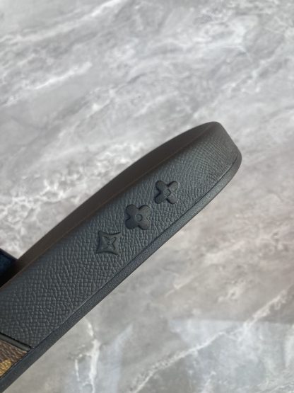 Louis Vuitton classic couple slippers - Image 9