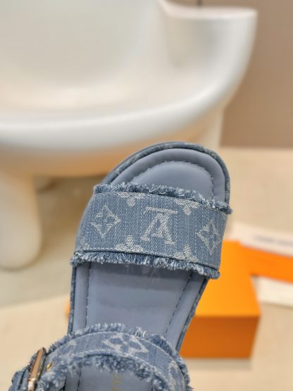 Louis Vuitton's latest stylish casual platform sandals - Image 8