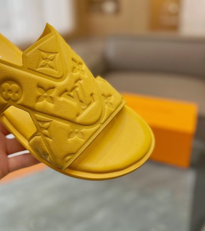 Louis Vuitton embossed grained leather slippers - Image 8
