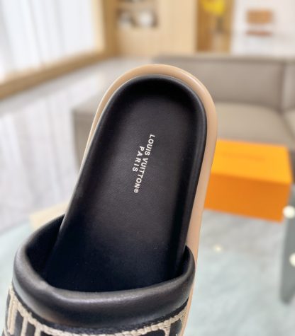 Louis Vuitton couple slippers - Image 7