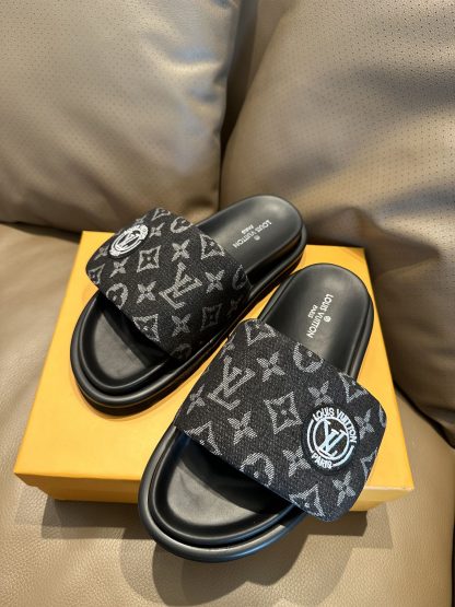 Louis Vuitton classic slippers - Image 8