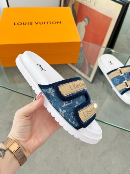 Louis Vuitton high-end men's summer slippers - Image 8