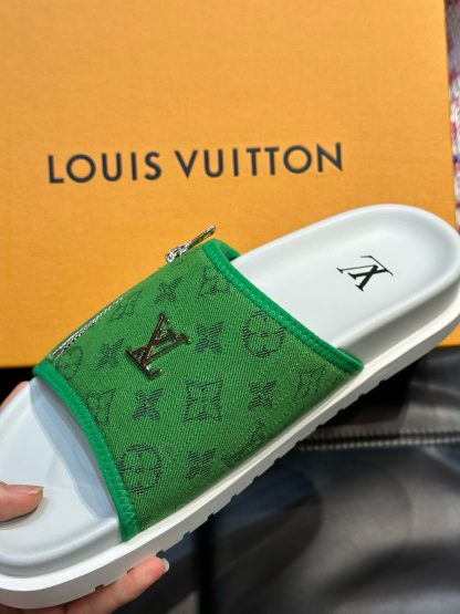 Louis Vuitton high-end men's summer slippers - Image 8
