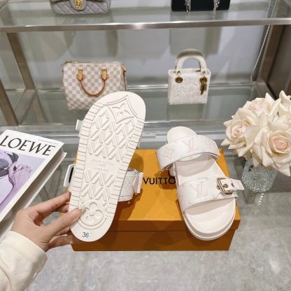 Louis Vuitton Spring and Summer New Slippers - Image 8