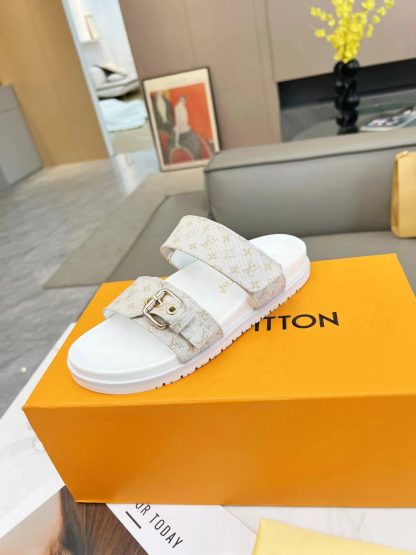 Louis Vuitton Spring and Summer New Slippers - Image 8