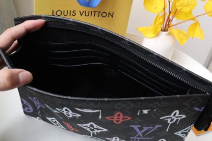 Louis Vuitton Classic POCHETTE VOYAGE Medium Handbag - Image 8