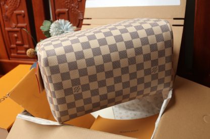 Louis Vuitton cosmetic bag toiletry bag series DOPP toiletry bag - Image 10
