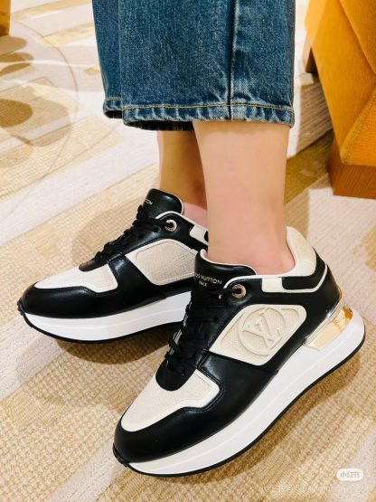 Louis Vuitton Neo Run Away sneakers - Image 10