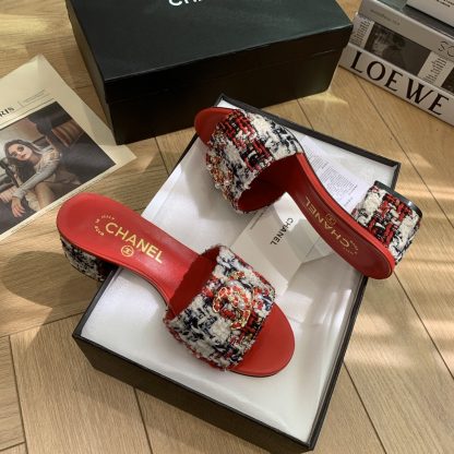 Chanel's new spring and summer red goddess elegant and durable thick-heeled sandals - Image 9