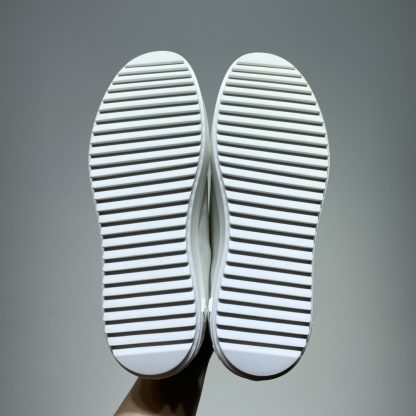 Louis Vuitton low-top new casual couple shoes - Image 10