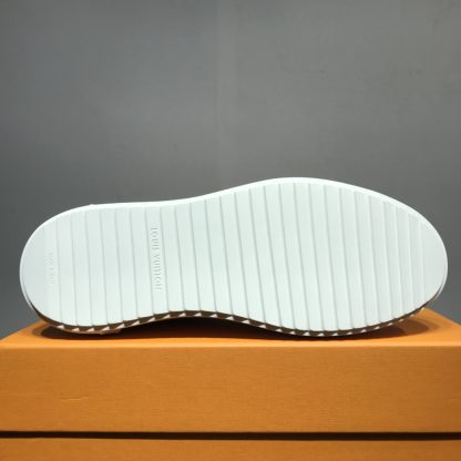 Louis Vuitton low-top new casual couple shoes - Image 10