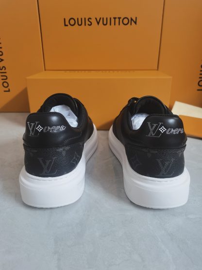 Louis Vuitton classic casual sports sneakers - Image 9