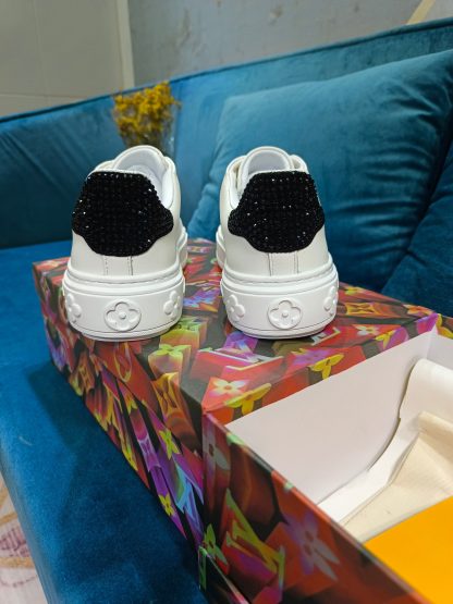 Louis Vuitton Valentine's Day limited edition couple casual sports sneakers - Image 9