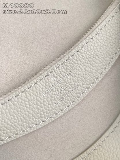 Louis Vuitton Diane Handbag - Image 9