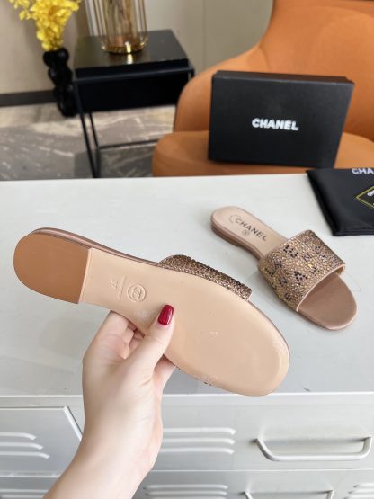 Chanel's most beautiful early spring super shiny water brick champagne sandals - Image 8