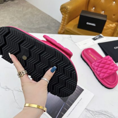 Chanel Couple's High-end Fashionable Dark Pink Sandals - Image 9